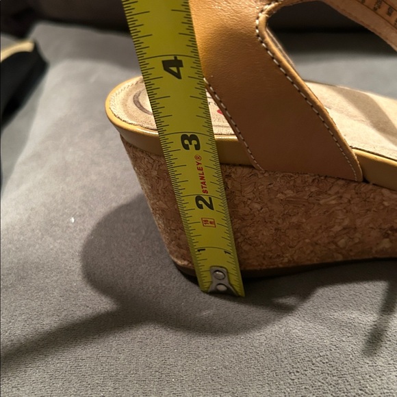 Clarks Unstructured Adjustable Strap Strap Wedge Sandals. Size 7 1/2 - Picture 11 of 11